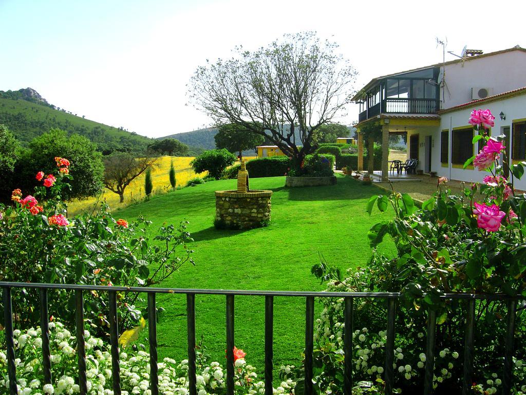 Country house La Sierra De Monfraguee *